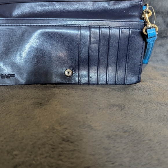 Coach wristlet - Picture 3 of 4